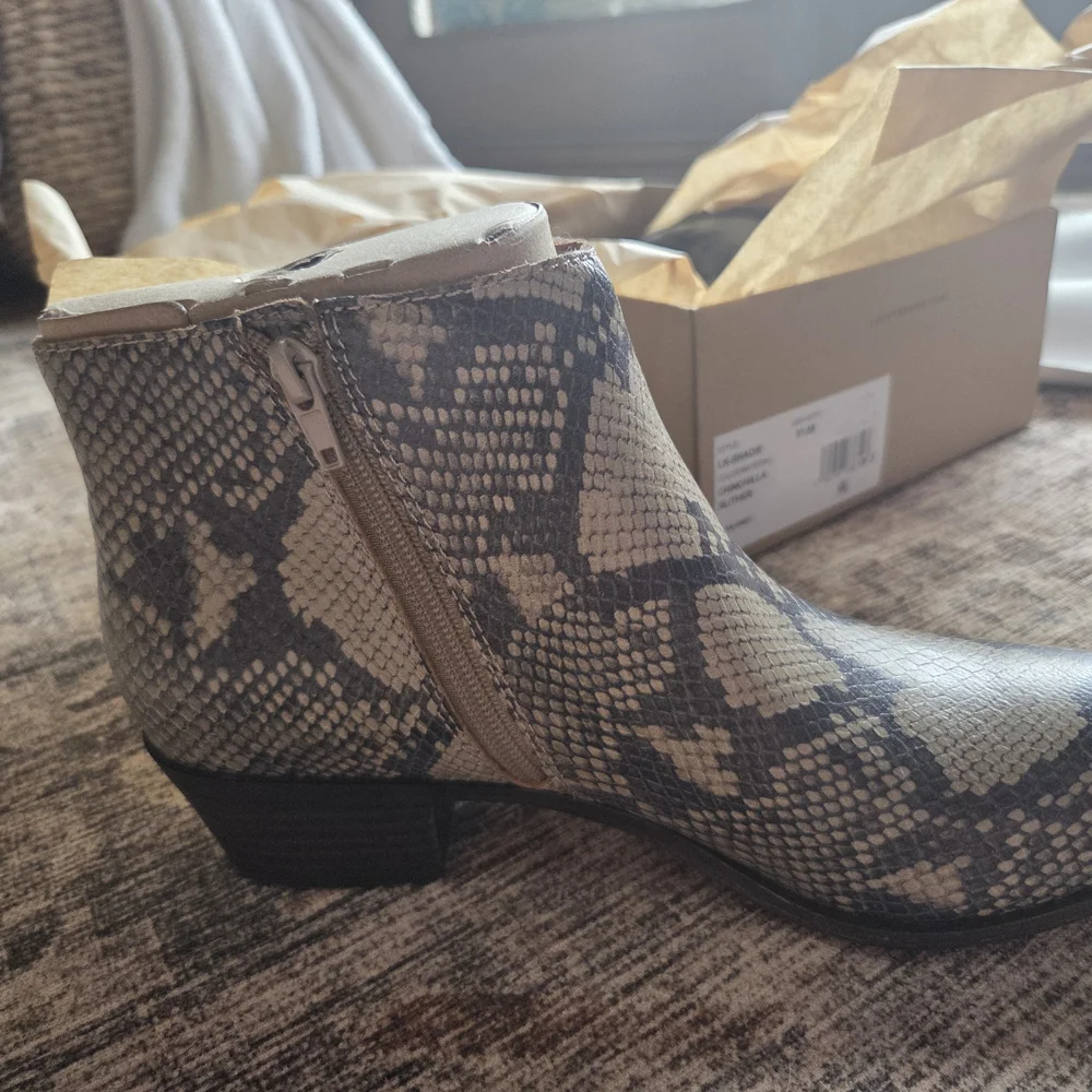 Lucky Brand Chinchilla Slither Boots New Never Worn - Picture 10 of 10